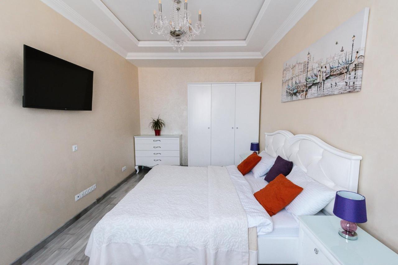 Apartament Luxury For Business & Pleasure Royal 3 Kijów Zewnętrze zdjęcie
